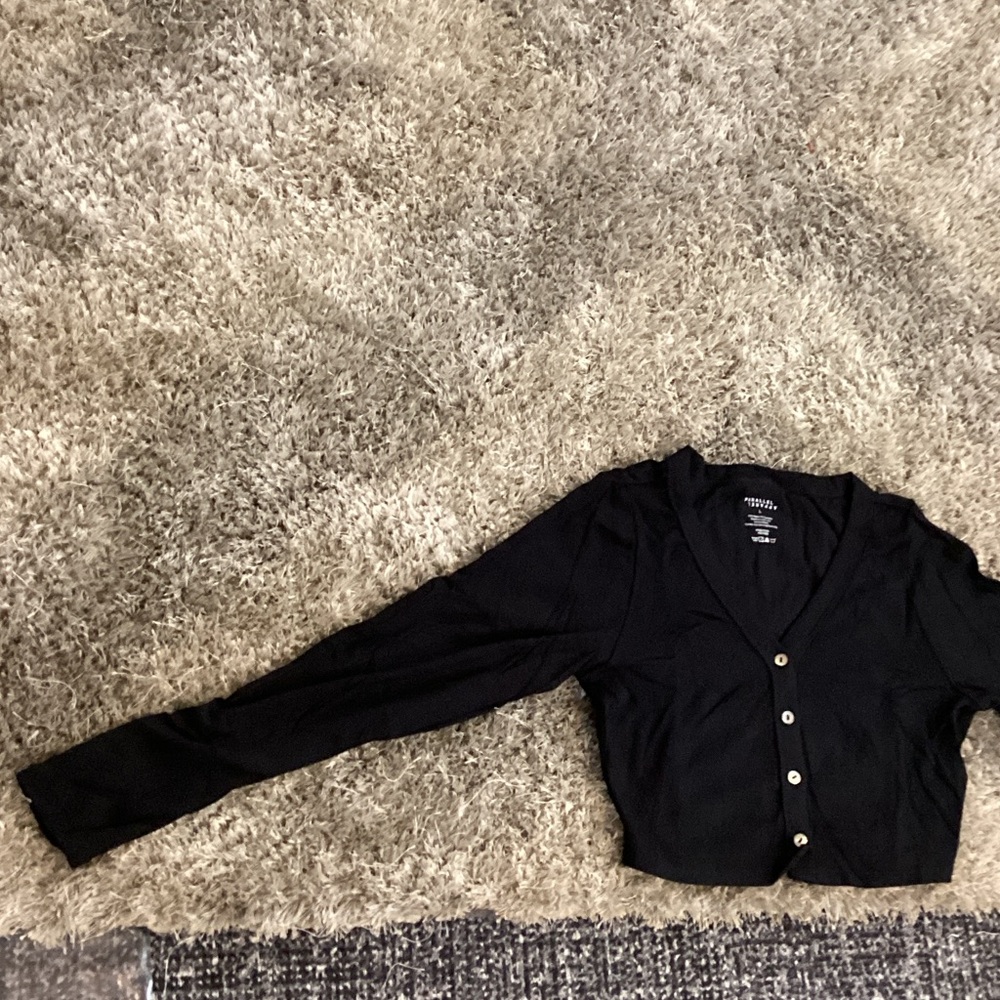 Parallel Apparel Black Ribbed Button-Down Crop Top 🖤 - Picture 2 of 3